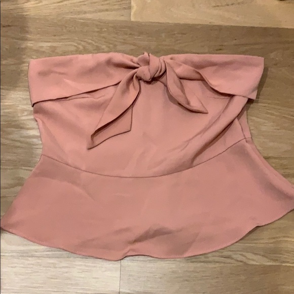 superdown Tops - Pale pink tube top with bow at top